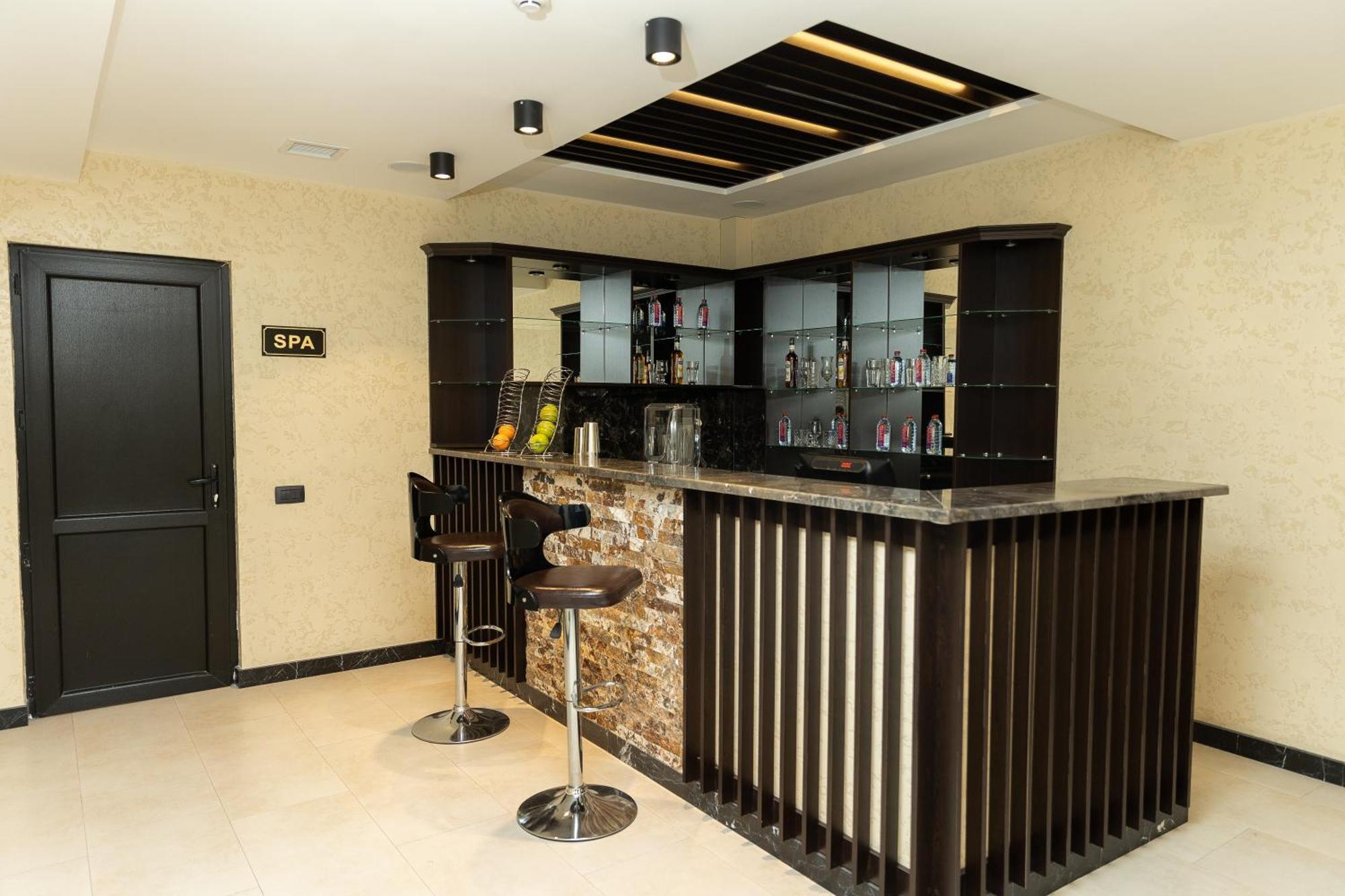 Leon Hotel Spa Ganja Exterior foto